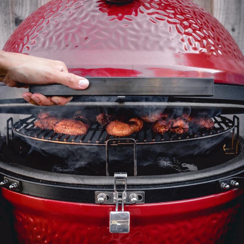 Slo Roller on Big Joe smoking some chicken wings