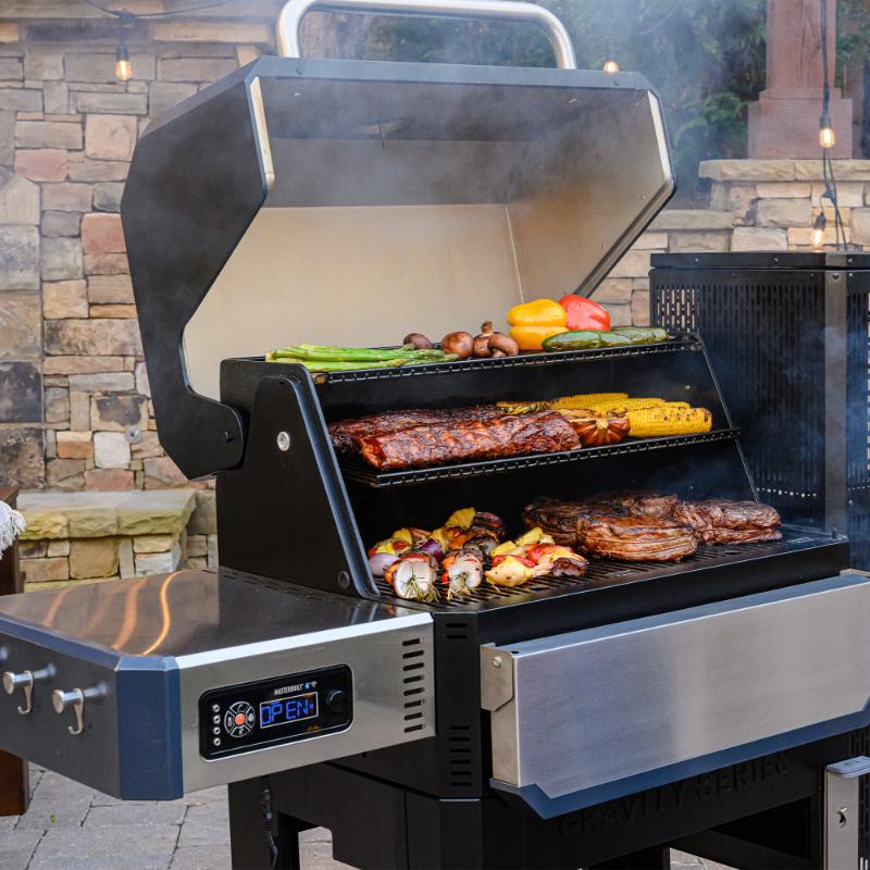 Masterbuilt - Gravity Series 1050 Digital Charcoal Grill + Smoker